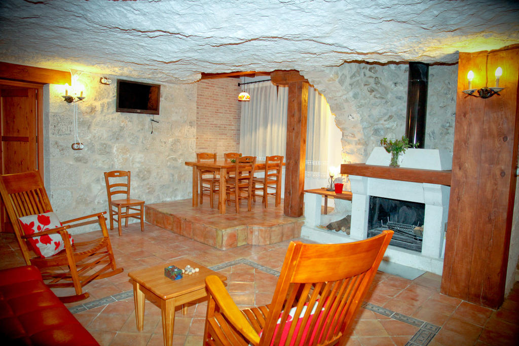Casa Rural La Bodeguilla Alcala del Jucar Pokoj fotografie