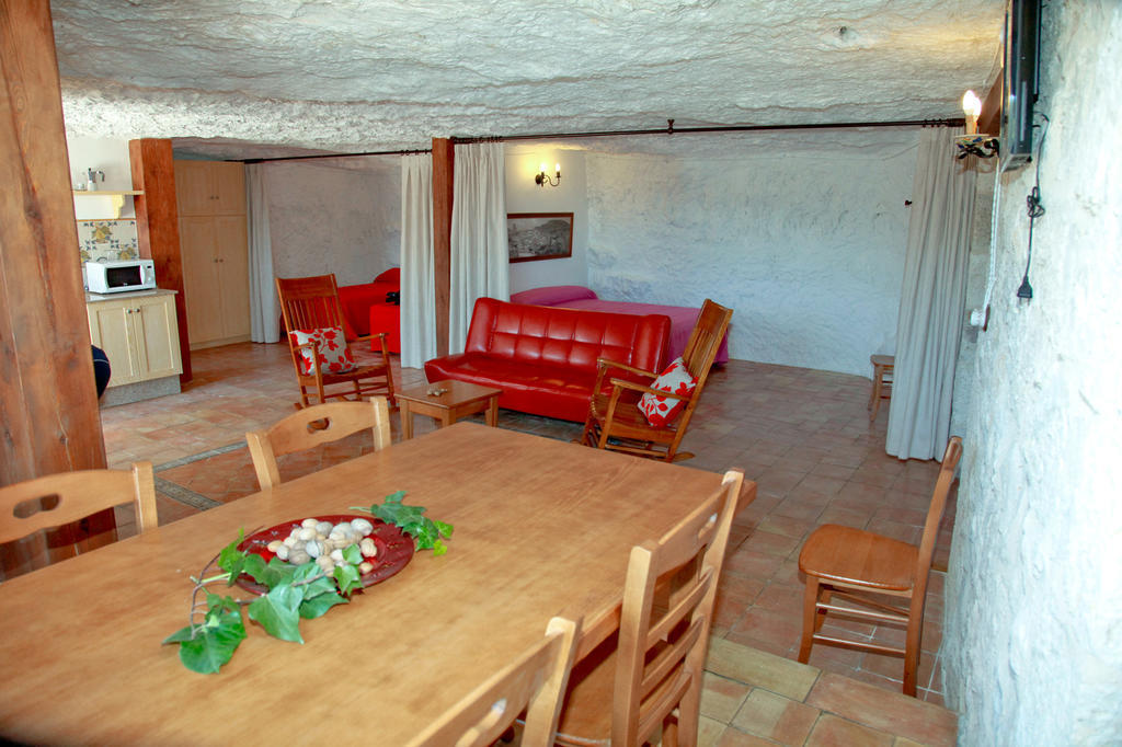 Casa Rural La Bodeguilla Alcala del Jucar Pokoj fotografie