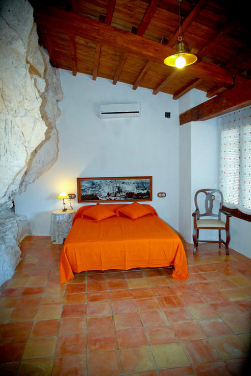 Casa Rural La Bodeguilla Alcala del Jucar Pokoj fotografie